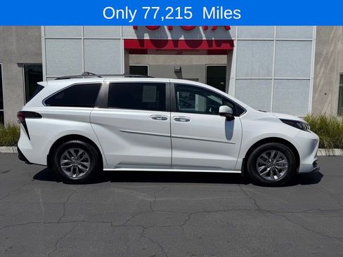 Used 2025 Toyota Sienna XLE w/ XLE Plus Package AWD/4WD image 10