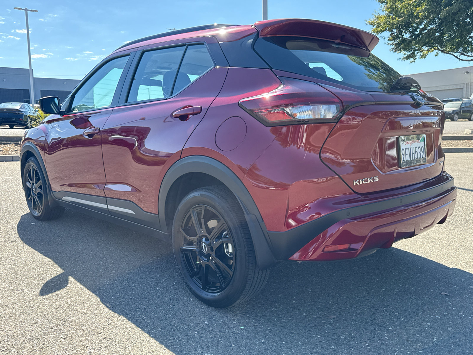 Used 2023 Nissan Kicks SR w/ SR Premium Package FWD image 12