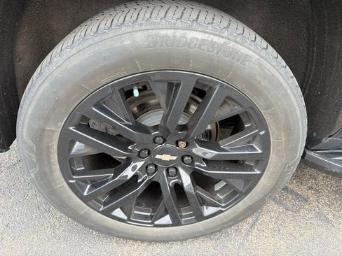 Used 2023 Chevrolet Tahoe LT w/ Luxury Package AWD/4WD image 9