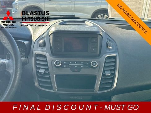 Used 2022 Ford Transit Connect XL image 28