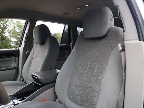 Used 2016 Buick Enclave Convenience FWD image 6