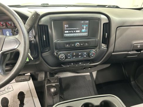Used 2018 Chevrolet Silverado 1500 W/T w/ WT Convenience Package AWD/4WD image 18