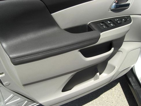 Used 2015 Honda Odyssey EX-L image 26