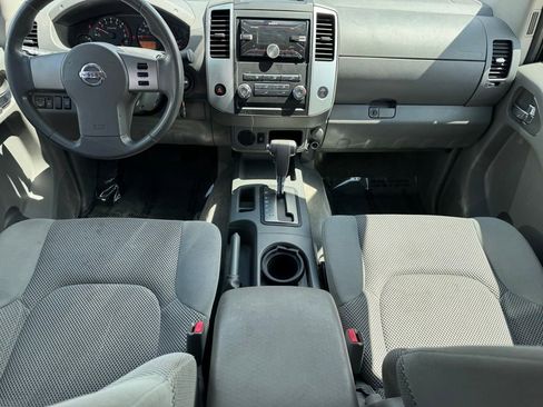 Used 2011 Nissan Frontier SV RWD image 8