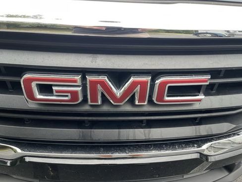 Used 2023 GMC Terrain SLE w/ Driver Convenience Package FWD image 30