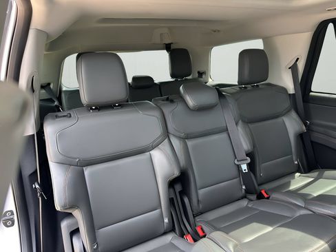 Used 2025 Ford Expedition Active AWD/4WD image 5