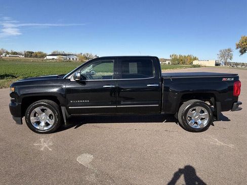 Used 2017 Chevrolet Silverado 1500 LTZ Z71 w/ LTZ Plus Package image 3