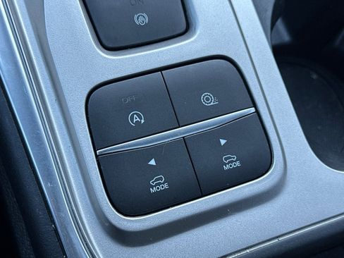 Used 2020 Ford Explorer Limited image 32