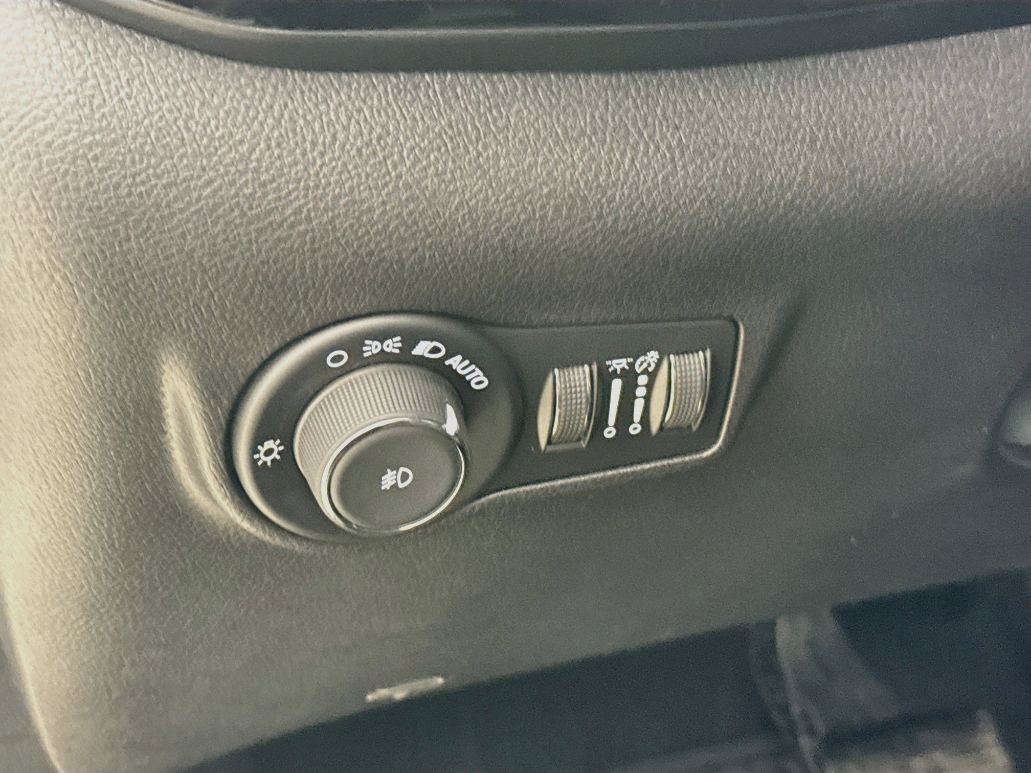 Used 2024 Jeep Compass Trailhawk AWD/4WD image 12