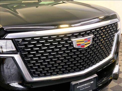 Used 2023 Cadillac Escalade Premium Luxury image 34