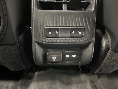 Used 2024 Jeep Wagoneer Launch Edition image 35