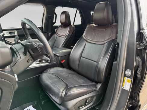 Used 2020 Ford Explorer Platinum w/ Premium Technology Package AWD/4WD image 21