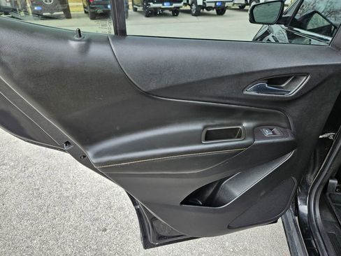 Used 2020 Chevrolet Equinox Premier image 24