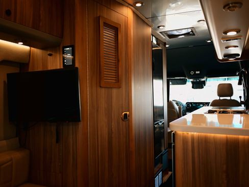 Used 2022 Mercedes-Benz Sprinter 3500 image 18