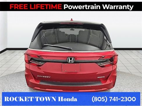 New 2026 Honda Odyssey Touring image 3