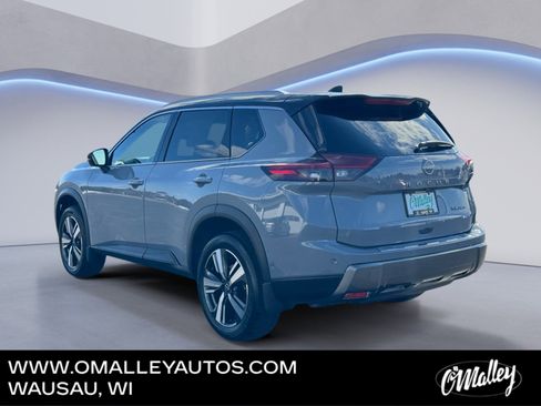 Used 2024 Nissan Rogue SL w/ SL Premium Package image 3