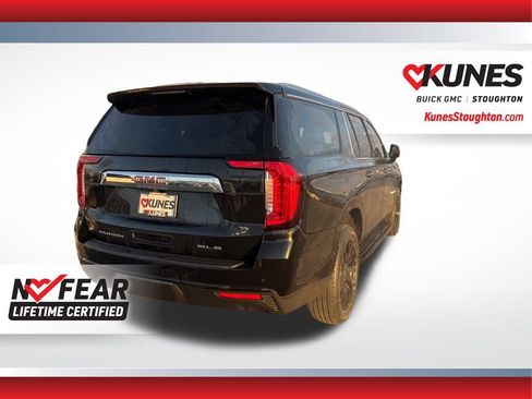 Used 2023 GMC Yukon XL SLE image 11