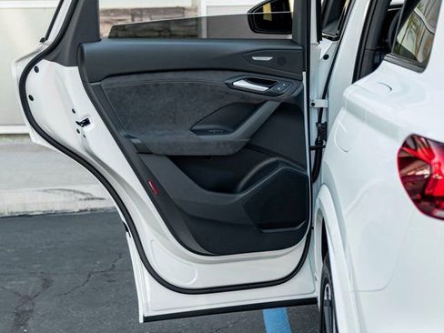 New 2025 Audi SQ6 e-tron Prestige image 21