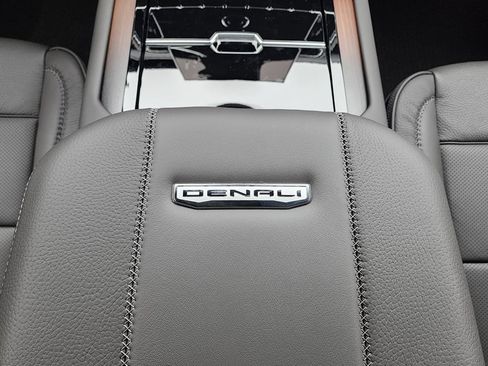 New 2026 GMC Yukon Denali w/ Denali Reserve Package AWD/4WD image 41