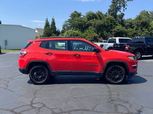 Used 2018 Jeep Compass Sport AWD/4WD image 4