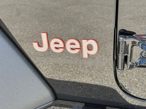 New 2025 Jeep Gladiator Mojave w/ Safety Group image 9