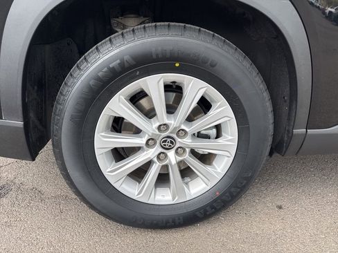 Used 2024 Toyota Grand Highlander XLE image 9