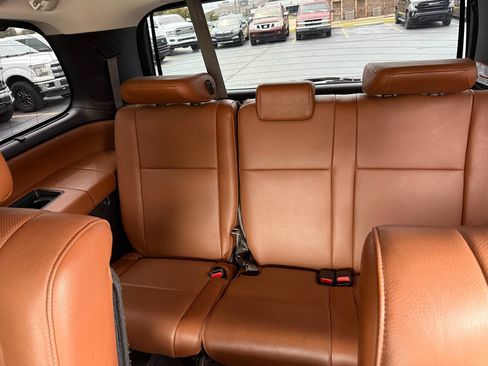 Used 2018 Toyota Sequoia Platinum AWD/4WD image 18