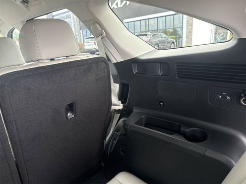 New 2025 Kia Sorento S image 32