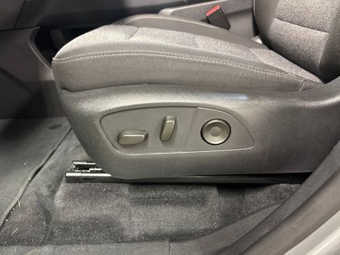 Used 2025 GMC Acadia Elevation image 26