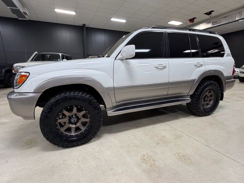 Used 2004 Toyota Land Cruiser image 11