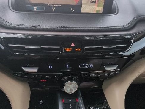 Used 2023 Acura MDX SH-AWD w/ Advance Package image 6