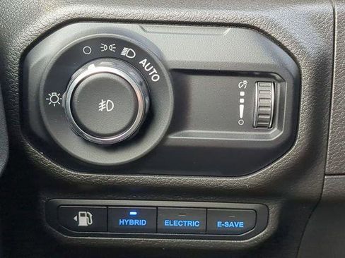 Certified 2023 Jeep Wrangler Unlimited Sahara AWD/4WD image 26