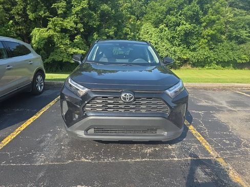 Used 2025 Toyota RAV4 XLE FWD image 2