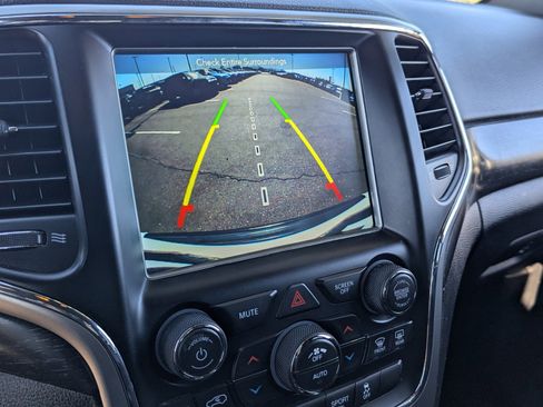 Used 2018 Jeep Grand Cherokee Altitude image 27