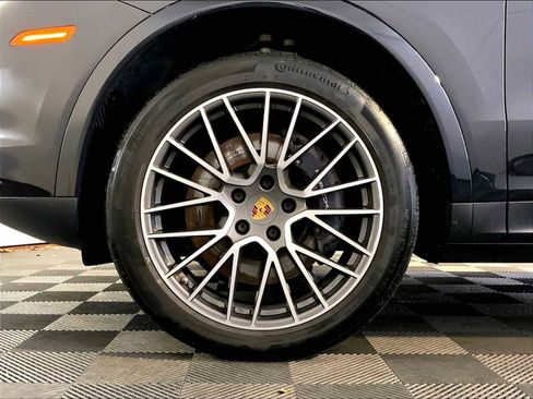 Certified 2022 Porsche Cayenne image 11