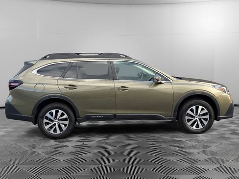 Used 2020 Subaru Outback Premium image 8