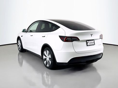 Used 2022 Tesla Model Y Long Range image 8