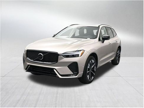 New 2026 Volvo XC60 B5 Plus AWD/4WD image 8
