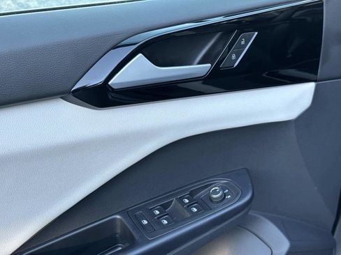 Certified 2025 Volkswagen Taos S image 19