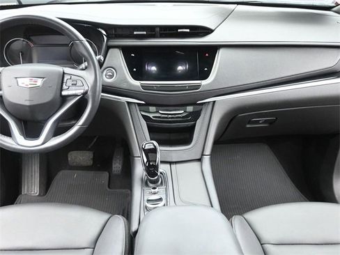 Certified 2024 Cadillac XT6 Luxury image 24