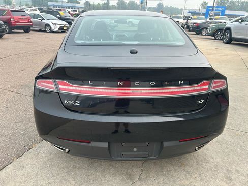 Used 2013 Lincoln MKZ FWD image 6