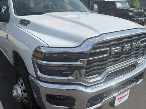Used 2025 RAM 3500 Big Horn AWD/4WD image 7
