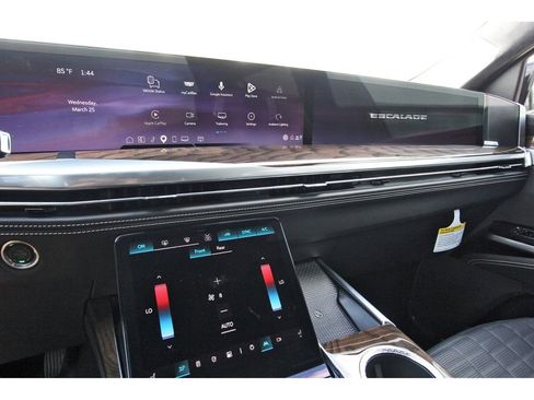 New 2026 Cadillac Escalade Platinum Sport w/ LPO, ONYX Package image 17