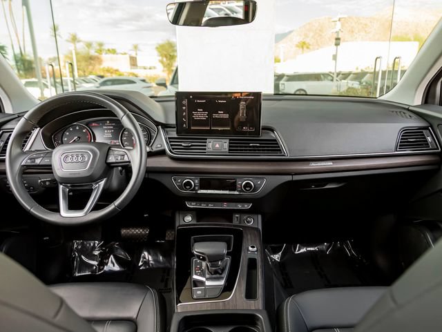 Used 2023 Audi Q5 2.0T Premium w/ Convenience Package AWD/4WD image 25