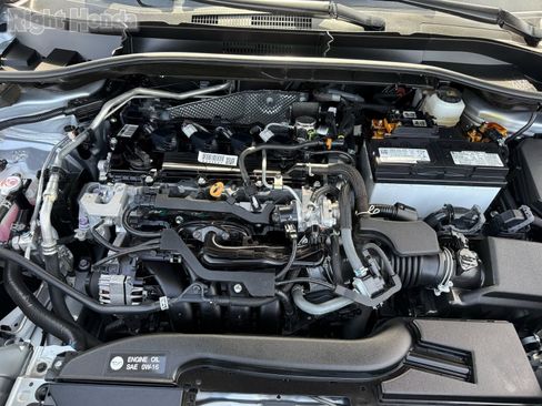 Used 2023 Toyota Corolla Cross XLE FWD image 32
