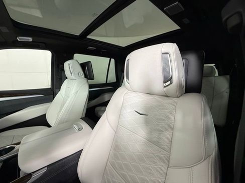 Certified 2026 Cadillac Escalade Platinum Sport w/ LPO, ONYX Package image 19