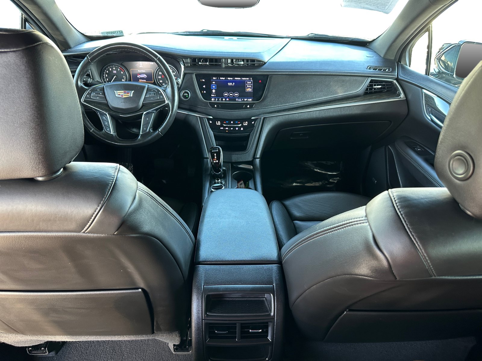 Used 2022 Cadillac XT5 Premium Luxury w/ LPO, ONYX Package FWD image 10