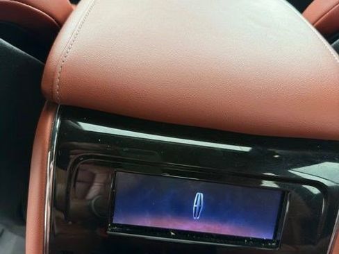 Used 2025 Lincoln Aviator Reserve w/ Equipment Group 201A AWD/4WD image 17