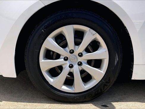 Used 2022 Toyota Corolla LE FWD image 11