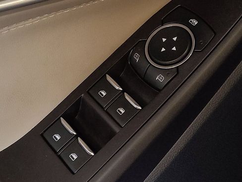 Used 2020 Ford Explorer XLT w/ Equipment Group 202A image 27